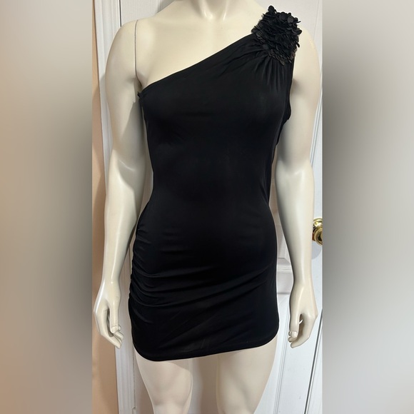 MANGO CASUAL SPORTSWEAR ONE SHOULDER RUS BLACK MINI DRESS VISCOSE IN SIZE SMALL - Picture 4 of 11